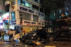 Nhân chứng kể lại vụ ô tô Santafe đâm liên hoàn trên phố Ngô Thì Nhậm