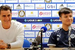 HLV Pau FC khen Quang Hải, chỉ ra vấn đề cần khắc phục để chơi được ở Pháp