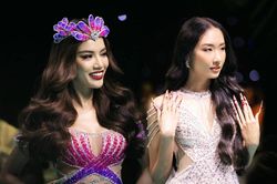 Chiến thần Miss Universe VN đổ bộ sàn catwalk: Hoàng Phương 'keo lỳ', Thanh Khoa sang - xịn - mịn