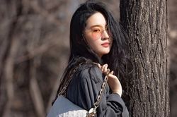 Lưu Diệc Phi trẻ đẹp ở tuổi 35 nhờ rửa mặt bằng nước ấm, nói không với đồ ăn nhanh