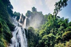Tạm dừng hoạt động du lịch tại thác Nặm Me