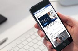 Lợi nhuận của Facebook suy giảm lần đầu tiên trong lịch sử