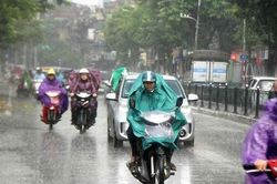 Miền Bắc, miền Nam đón mưa dông dài ngày