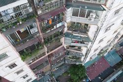 'Chuồng cọp' lơ lửng ở chung cư cao tầng Hà Nội