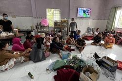 Triệt phá sòng bài 'quý bà'