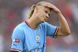 Man City phải kiên nhẫn với Haaland
