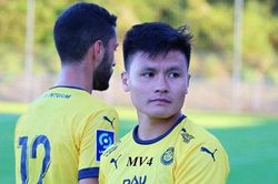 Quang Hải chơi 30 phút trong trận thua đậm của Pau FC ở trận ra quân Ligue 2
