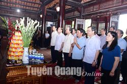 Bộ Giáo dục và Đào tạo, Ủy ban Dân tộc dâng hương tại Đền thờ Chủ tịch Hồ Chí Minh và Khu di tích Quốc gia đặc biệt Tân Trào
