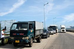 Ùn tắc trên cao tốc Đà Nẵng - Quảng Ngãi trong ngày đầu thu phí ETC