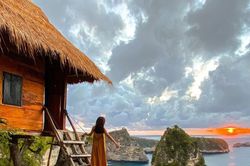Mặt trái của những ngôi nhà trên cây ở Indonesia