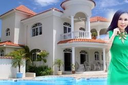 Mê mẩn cơ ngơi hoành tráng của danh hài Việt Hương bên Mỹ