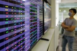 VN-Index tiếp tục đà tăng, phá mốc 1.240 điểm