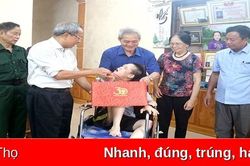 Thăm và tặng quà các gia đình nạn nhân chất độc da cam/Dioxin