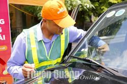 Tạo thuận lợi nhất cho người dân dán thẻ ETC