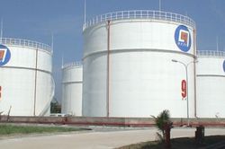 Giá dầu Brent giảm thêm gần 4%