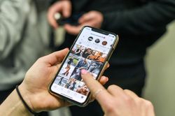 Chuyên gia khuyên Apple quét ảnh của người dùng iPhone