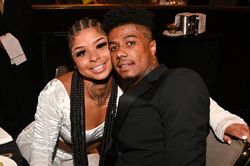 Rapper Blueface và bạn gái đánh nhau trên đường