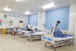 Đà Nẵng: Lấy mẫu xét nghiệm tìm nguyên nhân vụ hàng chục du khách nghi ngộ độc thực phẩm