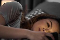 Những việc làm vào buổi tối khiến cơ thể 'chết dần chết mòn', nhiều người biết vẫn bất chấp