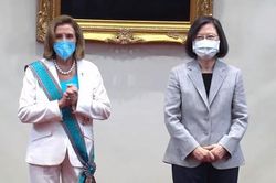Đài Loan trao tặng huân chương Khanh Vân cho bà Pelosi