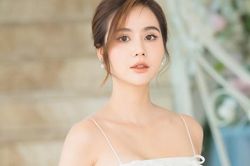 Gu thời trang đặc biệt của 'boss' Vân Trang 'Thương ngày nắng về': Mê mệt màu trắng