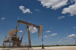 Gạt phăng lời kêu gọi của Washington, OPEC+ chỉ tăng nhỏ giọt sản lượng