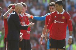 Ronaldo bị xem xét kỷ luật vì ý thức kém hơn cả… Pogba