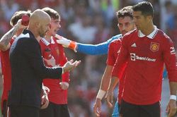 Ronaldo dự bị ở trận ra quân của Man United: Cờ đến tay Sancho, Martial và Rashford