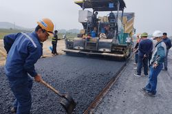 Giải ngân vốn đầu tư công thấp: Ai chịu trách nhiệm?