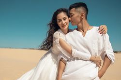 Vợ chồng Khánh Thi - Phan Hiển xứng danh 'chiến thần tóp tóp': Cứ ra clip nhảy là hốt triệu view!