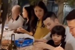 Lộ khoảnh khắc Phí Ngọc Hưng, Trương Mỹ Nhân và con gái chung một khung hình