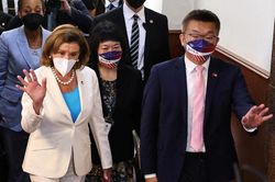 Trung Quốc trừng phạt bà Nancy Pelosi