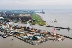 Những mũi khoan quay trở lại châu Âu