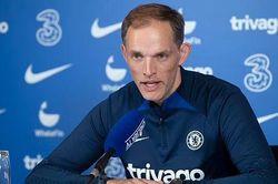 Thomas Tuchel nói gì khi chủ tịch Chelsea bị chỉ trích vì chuyển nhượng?
