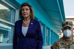 Sau Trung Quốc, bà Pelosi 'chọc giận' TriêùTiên
