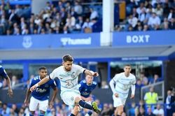 Chelsea thắng xấu xí, Tuchel còn nhiều nỗi lo