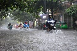 Miền Bắc có mưa rào và dông, có nơi mưa to, đề phòng lũ quét, sạt lở đất