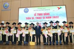 Giáo dục Tin tức giáo dục Trường đại học Kinh tế trao bằng cho 590 tân tiến sĩ, thạc sĩ, cử nhân