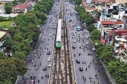 Phân làn cứng đường Nguyễn Trãi: Thí điểm cũng cần làm triệt để