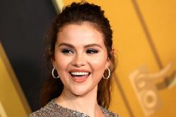Selena Gomez muốn giải nghệ để làm mẹ?