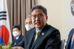 Sau ồn ào chuyện tiếp đón bà Pelosi, Ngoại trưởng Hàn Quốc thăm Trung Quốc
