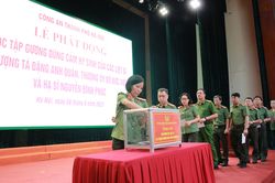 Công an Hà Nội phát động học tập tấm gương của 3 liệt sĩ PCCC