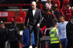 Ten Hag 'bắt bệnh' cầu thủ MU sau trận thua Brighton