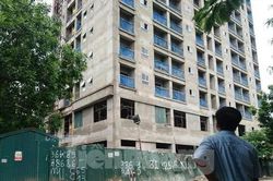Giá nhà đất cao, người mua gặp khó