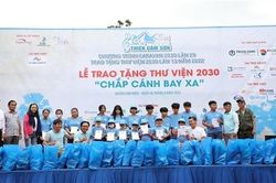 CLB Doanh nhân 2030 trao tặng thư viện Xanh tại An Giang