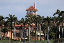 FBI đột kích nhà cựu Tổng thống Mỹ Donald Trump