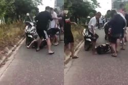 Nam sinh bị nhóm bạn dẫm đạp trên đường
