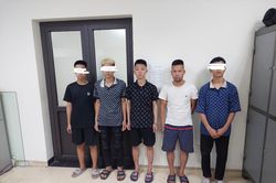 Truy 'nóng' nhóm đối tượng dùng dao đâm 2 thanh niên, cướp điện thoại tại cầu Cong