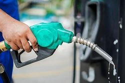 Giá xăng dầu có thể giảm hơn 1.000 đồng/lít vào phiên điều chỉnh ngày mai