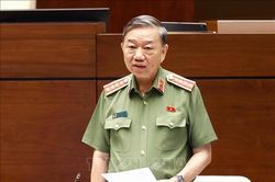 Bộ trưởng Tô Lâm làm rõ hơn về hộ chiếu mẫu mới